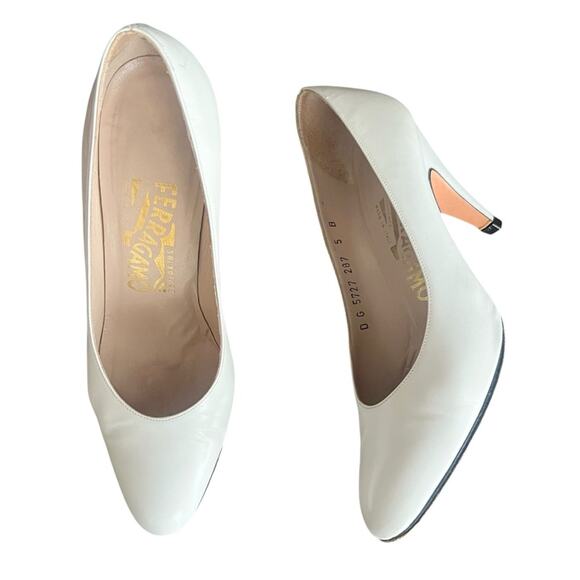 Salvatore Ferragamo Women’s Vintage 90s Round Toe White Leather Pump Heels Sz 5 - Picture 1 of 15